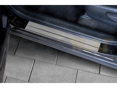 Накладки на пороги Russtal шлифованные для Toyota RAV4 2015-2019