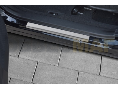 Накладки на пороги Russtal шлифованные для Subaru Forester 2016-2018