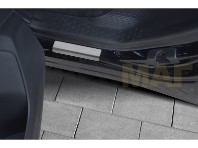 Накладки на пороги Russtal шлифованные для Subaru Forester 2016-2018