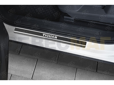 Пороги труба овальная с накладками гнутые 75х42 мм ТСС для Volkswagen Tiguan 2016-2021