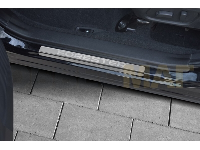 Накладки на пороги Russtal шлифованные с надписью для Subaru Forester 2016-2018