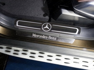 Накладки на пластиковые пороги лист зеркальный логотип Mercedes для Mercedes GLE № MERGLECL15-02