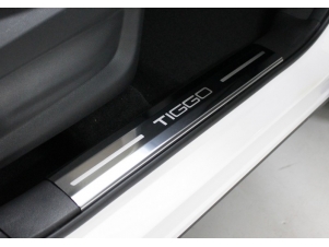 Накладки на пластиковые пороги лист зеркальный надпись Tiggo 4 шт для Chery Tiggo 7 Pro № CHERTIG7P20-14