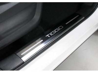 Накладки на пластиковые пороги лист зеркальный надпись Tiggo 4 шт ТСС для Chery Tiggo 7 Pro 2020-2023