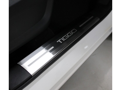Накладки на пластиковые пороги лист шлифованный надпись Tiggo 4 шт ТСС для Chery Tiggo 7 Pro 2020-2023