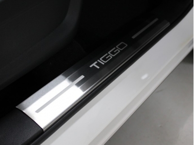 Накладки на пластиковые пороги лист шлифованный надпись Tiggo 4 шт для Chery Tiggo 7 Pro № CHERTIG7P20-15
