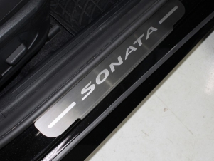Накладки на пороги лист шлифованный надпись Sonata 4 шт для Hyundai Sonata № HYUNSON20-10