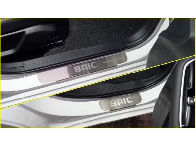 Накладки на пороги (лист шлифованный надпись BAIC) 4шт для Baic U5 Plus 1.5 2021 – н.в. BAICU5P23-01