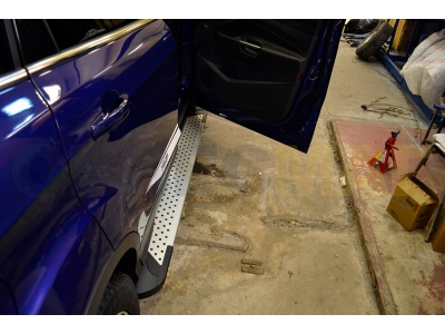 Пороги алюминиевые ALMOND V2 Erkul для Toyota Hilux 2015-2021