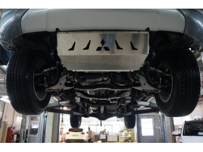 Защита радиатора (алюминий 4 мм) для Mitsubishi L200 2015-2023 (V - все), Mitsubishi Pajero Sport 2016-н.в. (V - все), FIAT Fullback 2016-2019 (V - все)