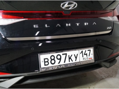 Накладка на крышку багажника (лист шлифованный) для Hyundai Elantra 2020 - 2023 HYUNELA21-10