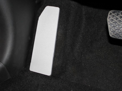 Накладка площадки левой ноги (лист алюминий 4мм) для Isuzu D-Max 2019 – н.в. ISDMAX19-09