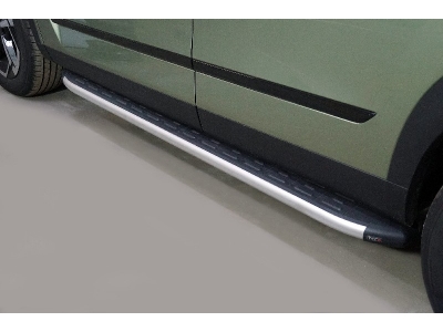 Пороги алюминиевые с пластиковой накладкой 1720 мм для Jaecoo J7 1.6T 2WD 2023 – н.в. JAECOOJ723-02AL