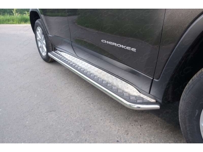 Пороги с площадкой алюминиевый лист 42 мм ТСС для Jeep Cherokee 2014-2018
