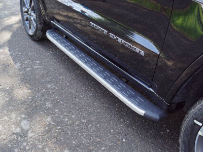 Пороги алюминиевые с пластиковой накладкой 1820 мм для Jeep Grand Cherokee IV Рестайлинг 2013 – 2022 GRCHER17-23AL
