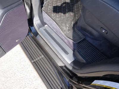 Накладки на пороги зеркальный лист ТСС для Lexus LX-570 Sport 2014-2021