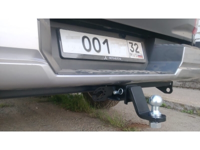 Фаркоп для Mitsubishi L200 2023-н.в. съемное крепление шара под американский квадрат