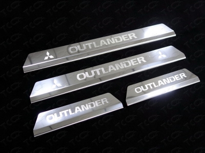 Накладки на пороги зеркальный лист надпись OUTLANDER) ТСС для Mitsubishi Outlander 2015-2018