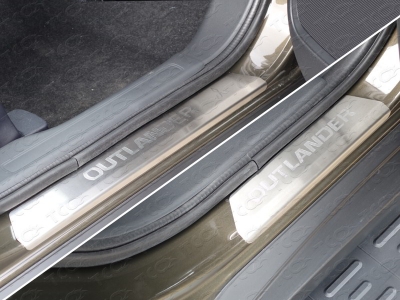 Накладки на пороги шлифованный лист надпись OUTLANDER ТСС для Mitsubishi Outlander 2015-2018
