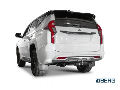 Фаркоп с нержавеющей накладкой для Mitsubishi Pajero Sport 2021-н.в. фланцевое крепление шара