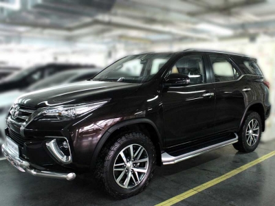 Обводы штатного порога d-43 для Toyota Fortuner 2020-н.в.