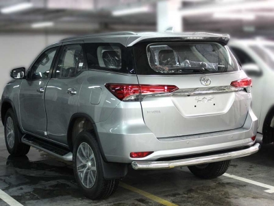 Защита заднего бампера одинарная d-76 для Toyota Fortuner 2020-н.в.