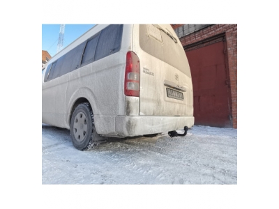 Фаркоп для Toyota Hiace H200 2004-2017, Toyota Regius Ace широкий кузов левый и правый руль 2005-2020 крепление шара на двух болтах