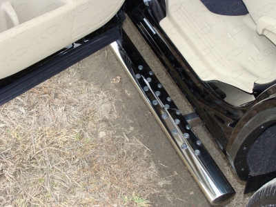 Пороги труба овальная с проступью 75×42 мм для Toyota Highlander № TOYHIGHL10-04