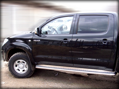 Пороги с листом d-53 Технотек для Toyota Hilux 2011-2015