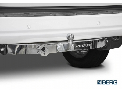 Фаркоп с нержавеющей накладкой Toyota Land Cruiser 200 (кроме Executive, TRD) 2007-2021, Lexus LX 2007-2022 фланцевое крепление шара