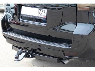 Фаркоп с хромированной накладкой для Toyota Land Cruiser Prado 2010-2023, Toyota Land Cruiser Prado 120 2002-2010 (3 точки крепления) съемное крепление шара под американский квадрат