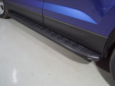 Пороги алюминиевые с пластиковой накладкой (карбон черные) 1720 мм для Volkswagen Taos 2020 – н.в. VWTAO21-26BL