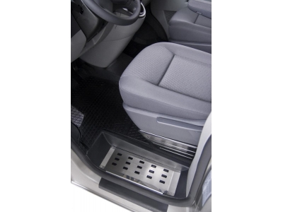 Накладка на переднюю внутреннюю пластиковую ступеньку 2 штуки Alu-Frost для Volkswagen Crafter 2006-2016