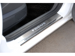 Накладки на внутренние пороги матовые 4 штуки на 5 дверей Ford Focus 2 № 08-1201*