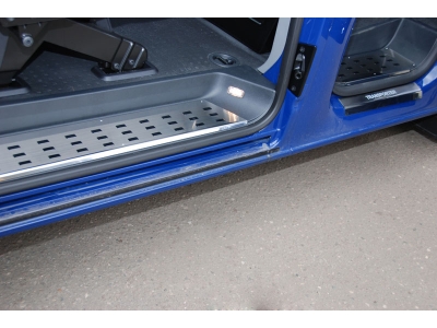 Накладка на переднюю внутреннюю пластиковую ступеньку 2 штуки Alu-Frost для Mercedes-Benz V-class Viano 2003-2014