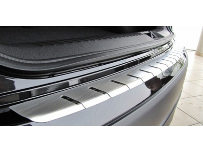 Накладка на задний бампер профилированная с загибом Alu-Frost для Nissan Tiida 2015-2018