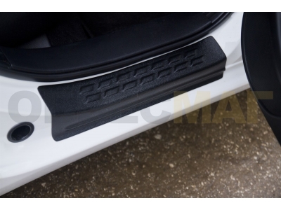 Накладки на пороги задних дверей Русская Артель для Mazda 3 2013-2016