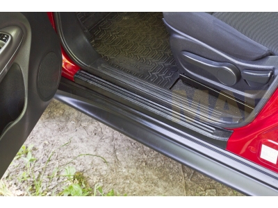 Накладки на пороги передних дверей Русская Артель для Nissan Juke 2010-2014