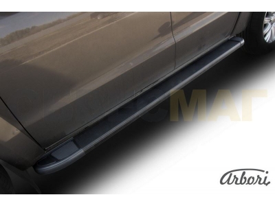 Пороги алюминиевые Arbori Optima Black чёрные для Volkswagen Amarok 2010-2021