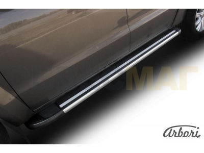 Пороги алюминиевые Arbori Luxe Black черные для Volkswagen Amarok 2010-2021