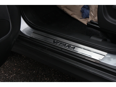 Накладки на пороги с логотипом 4 штуки Союз96 для Suzuki Vitara 2015-2021