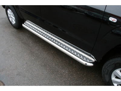 Пороги с площадкой алюминиевый лист 76 мм Союз96 для Volkswagen Amarok 2010-2021