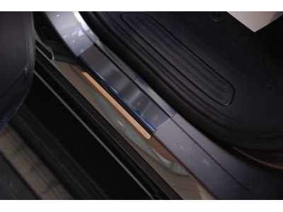 Накладки на внутренние пороги матовые 4 штуки Alu-Frost для Volkswagen Touareg 2010-2017