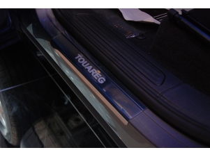 Накладки на внутренние пороги матовые 4 штуки Volkswagen Touareg № 08-0984*