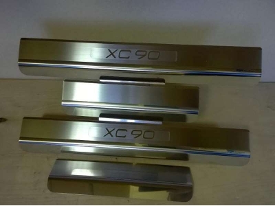 Накладки на внутренние пороги с надписью 4 штуки Alu-Frost для Volvo XC90 2015-2019
