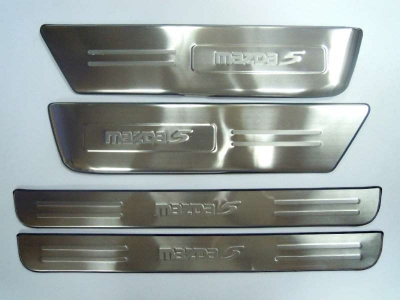 Накладки на дверные пороги JMT с логотипом для Mazda 5 2010-2015