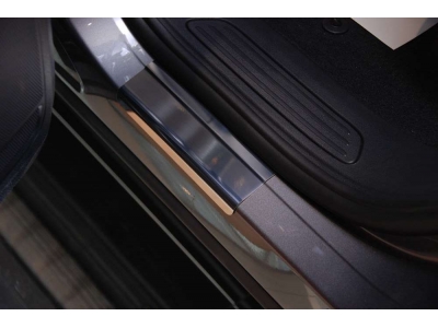 Накладки на внутренние пороги с надписью 4 штуки Alu-Frost для Volkswagen Touareg 2010-2017 08-0984