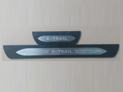 Накладки на дверные пороги с логотипом для Nissan X-Trail T32 № 36425