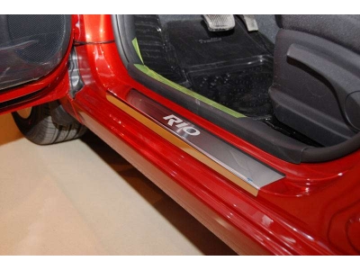 Накладки на внутренние пороги с надписью 4 штуки Alu-Frost для Kia Rio 2011-2017
