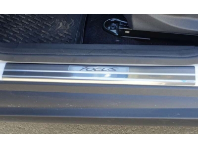 Накладки на внутренние пороги с надписью 4 штуки Alu-Frost для Ford Focus 3 2011-2021